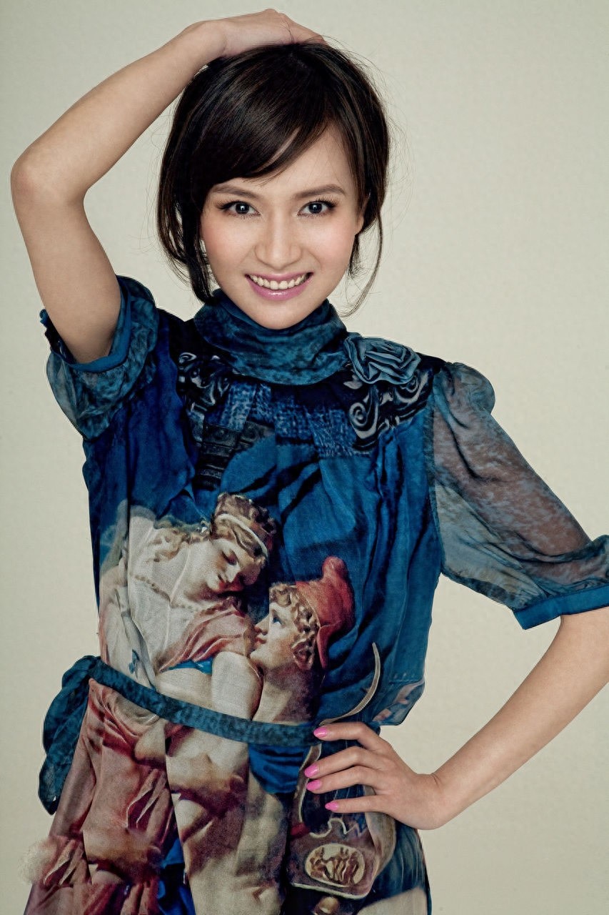 孙艺菲外形娇小玲珑，演技真实，没有矫揉造作，受到界内人士好评