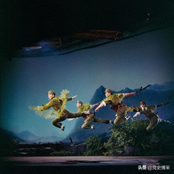 现代京剧经典之《奇袭白虎团》