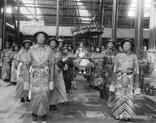 难得的一组慈禧“老佛爷”的真容照，图五是其cosplay照