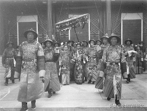 难得的一组慈禧“老佛爷”的真容照，图五是其cosplay照