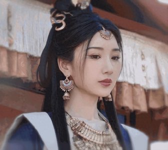 ​毛晓彤求你别再整了！在《庆余年》里，假体都要飞出来了！太吓人