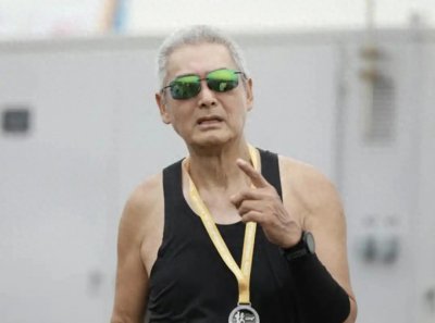 ​香港影坛的传奇人物有哪些？