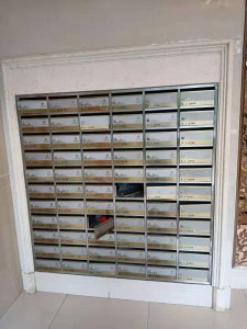 ​小区信报箱呼唤“升级”，既能收信又能收快递的智能信报箱来了