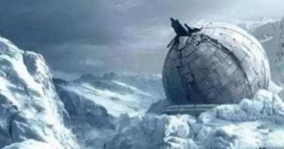 ​曝强势婆婆压儿媳楼道口地上，在小区当众抱怨大喊儿媳爸爸是瘸子