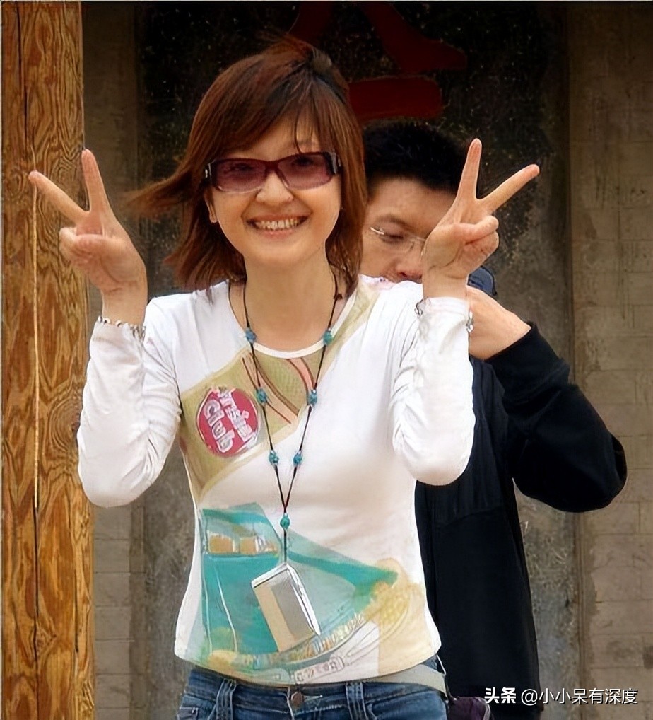 央视财经一姐谢颖颖近照，她的老公到底是谁？40岁生下女儿很幸福