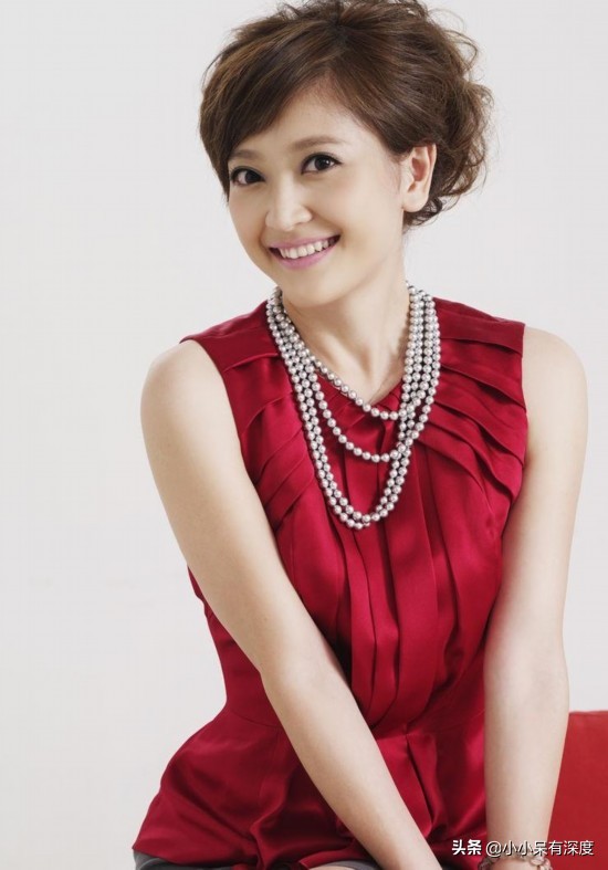 央视财经一姐谢颖颖近照，她的老公到底是谁？40岁生下女儿很幸福