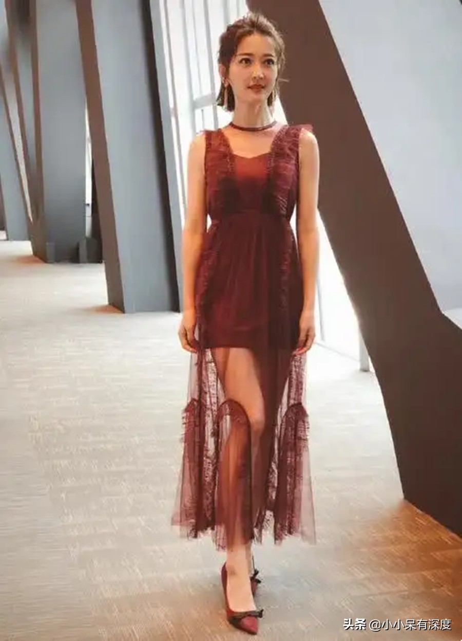 央视财经一姐谢颖颖近照，她的老公到底是谁？40岁生下女儿很幸福