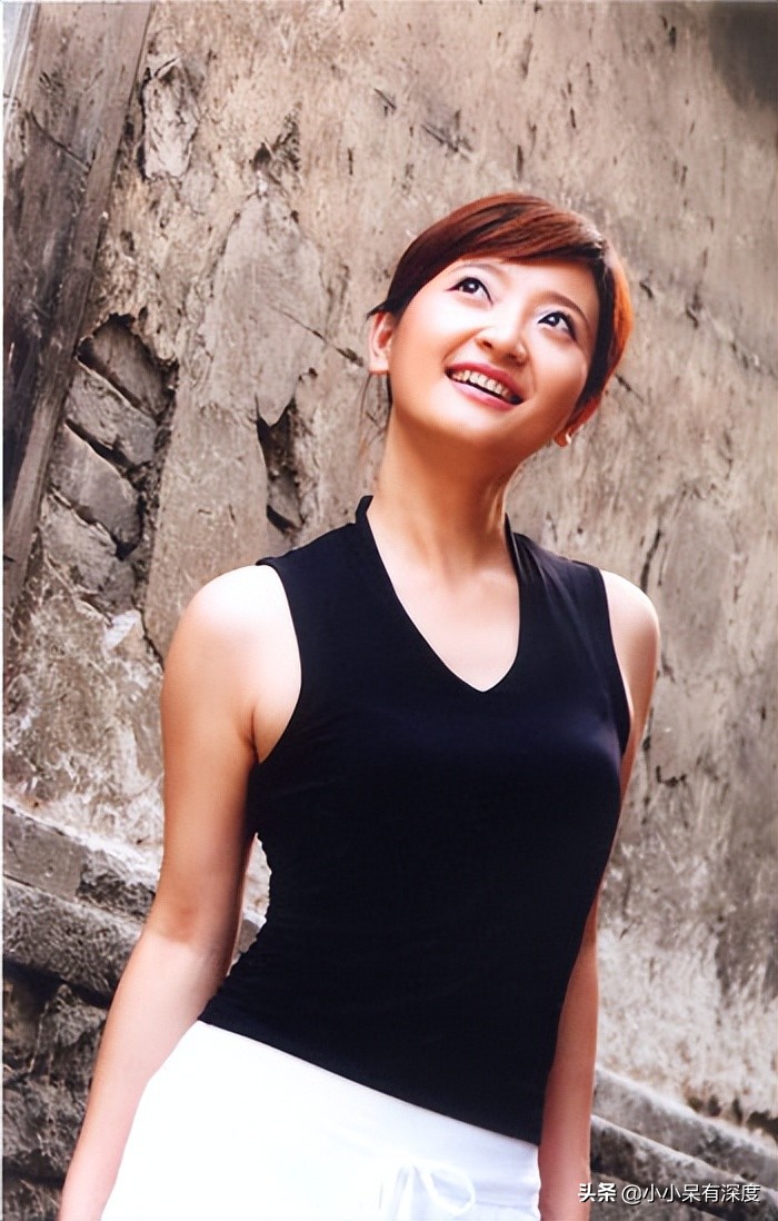 央视财经一姐谢颖颖近照，她的老公到底是谁？40岁生下女儿很幸福