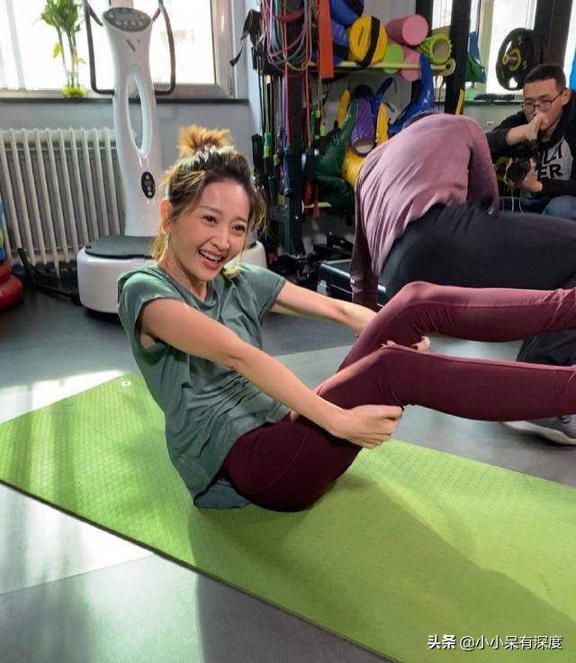 央视财经一姐谢颖颖近照，她的老公到底是谁？40岁生下女儿很幸福