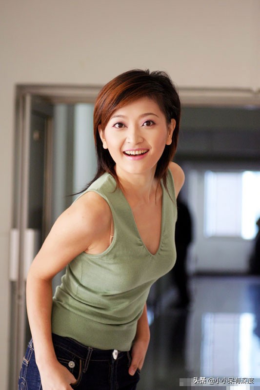 央视财经一姐谢颖颖近照，她的老公到底是谁？40岁生下女儿很幸福