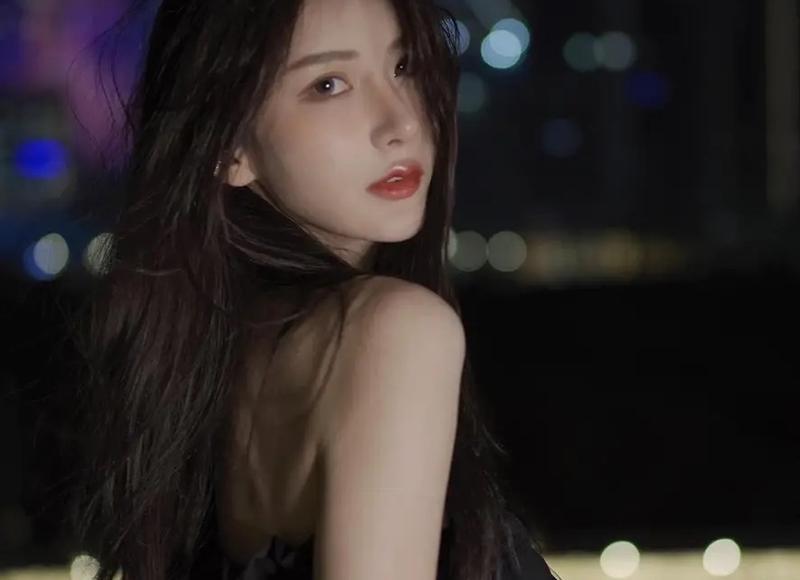 张靓颖何洁，周笔畅捧场为何李宇春张靓颖何洁缺席