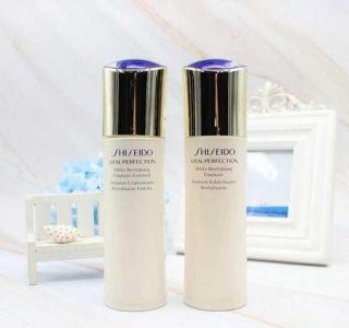 ​敏感干皮适合的护肤水