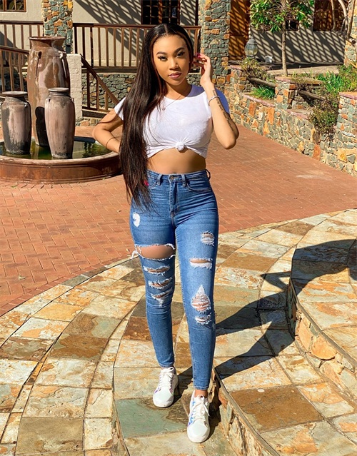 南非黑人中最标准的咖啡色美女