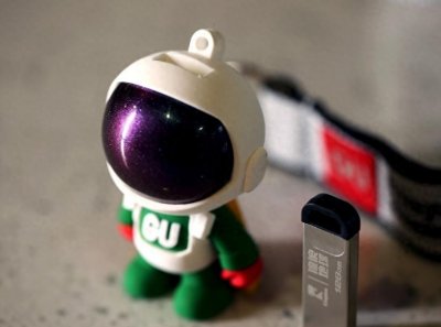 ​穿越时空的爱恋 金士顿与红楼梦的跨时空邂逅