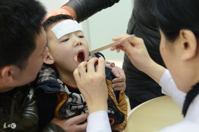 ​云南4儿童烤火身亡；学校职工挪用31万买彩票；男子冒充警察嫖娼