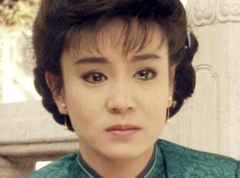 “泪眼皇后”刘雪华个人资料,果然爱哭的人命运总是不济。