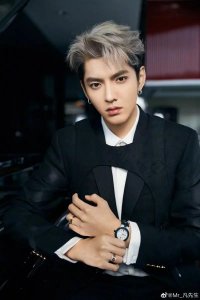 ​吴亦凡被爆酒局‘选妃’ 哄骗未成年 受害人骂：渣男