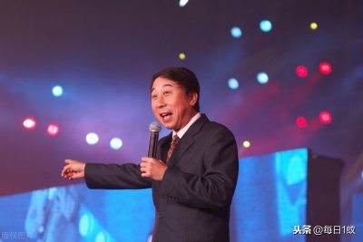 ​冯巩经典小品《返乡》搭配大潘俩人说话太搞笑，包袱不断